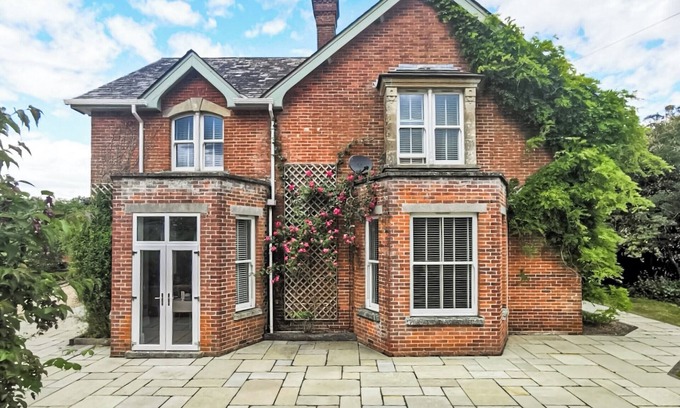 New Forest District Cottage | Blashford Manor Farm House