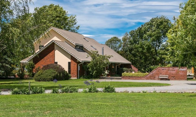 Blenheim House | Blenheim's best kept secret-Exclusive B&B vineyard lodge