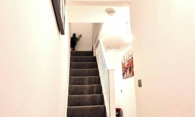 Bletchley House | Bletchley Blissful Retreat - 4 Bedroom House