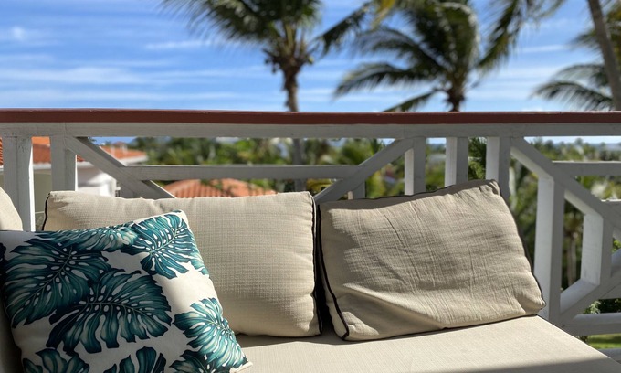 The Bight Condo | Bliss 101: Poolside Condo w/Wraparound Balcony & Ocean View