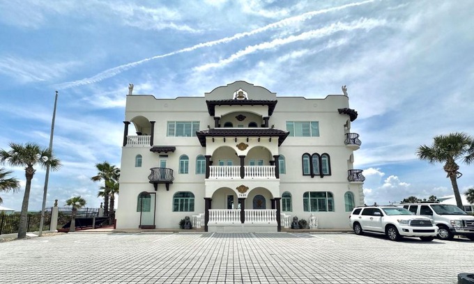Boys Works Hotel | Bliss By The Sea