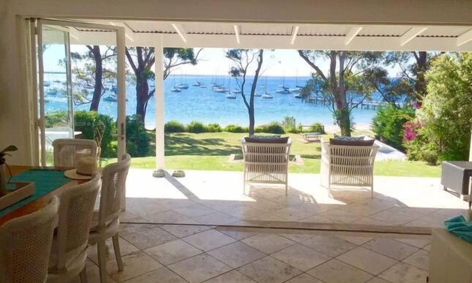 Callala Bay House | Bliss on the Bay -Beachfront, Dog friendly