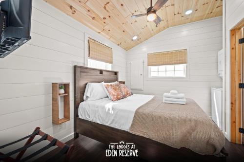 Williamstown House | Block of 4 Lodges at Eden Reserve - For Groups