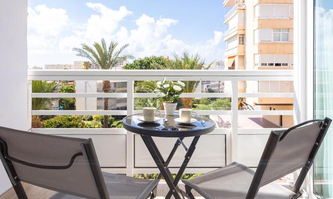 Carihuela Apartment | Blonzu Camboya