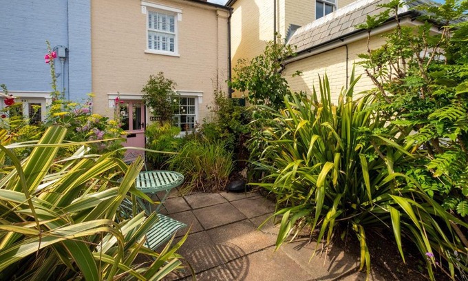 Aldeburgh House | Bloom Cottage
