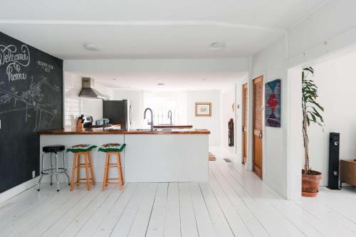 Bloomfield House | Bloomfield Bliss - Hot Tub and Walking Distance to Park