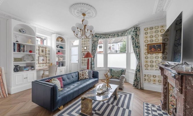 Hammersmith House | Blossom House New 3Bed house in Barons Court