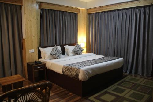 Pelling Hotel | BluBen Alpine