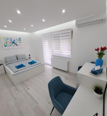 Dunaujvaros Apartment | Blue Apartman