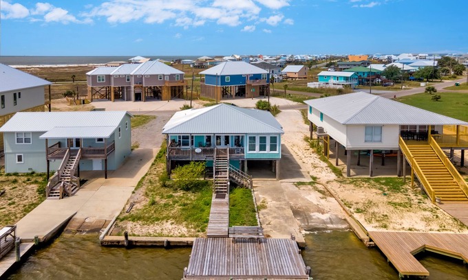 Dauphin Island House | Blue Bayou - Private boat launch, beach access and deep canal