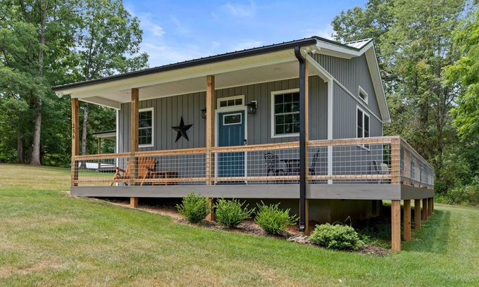 Stanley Cabin | Blue Birch Cottage: A Romantic Couple's Cabin!