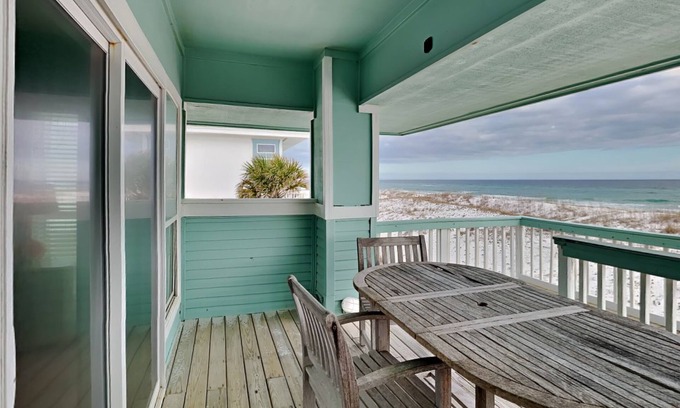 Toilla Segunda House | Blue Breeze | Stunning Water Views + Near Area Fun!