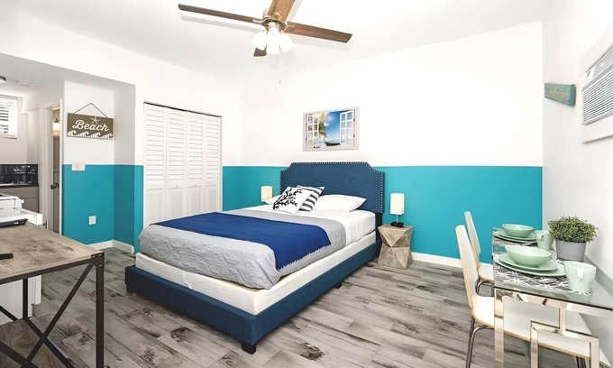 South Lake House | Blue Coral Studio – Cozy, modern, and beach-close. perfect for solo travelers or couples