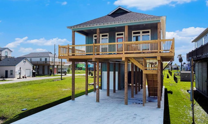 Crystal Beach House | Blue Crab Cabana