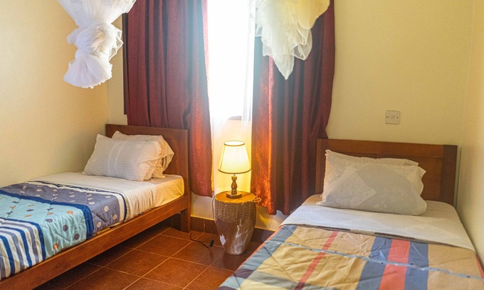 Jinja House | Blue Day-dream Villa in the heart of Jinja city