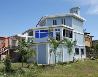 Corozal Apartment | Blue Dollar House Vacation House 3rd Floor Walk-up
