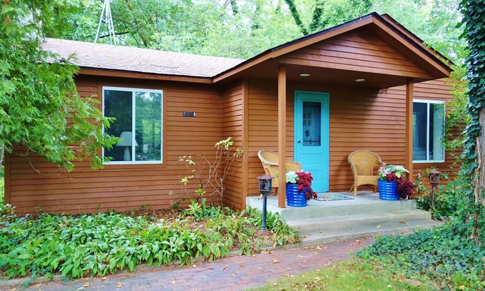 Sawyer Cottage | Blue Door Cottage steps from Warren Dunes State Park in charming Harbor Country