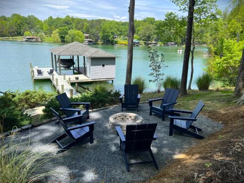 Smith Mountain Lake House | Blue Heron Cottage