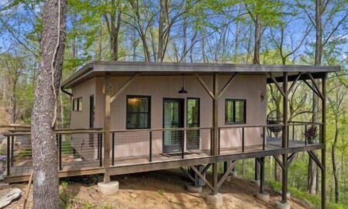 Asheville House | Blue Heron Hideaway at French Broad River Farms