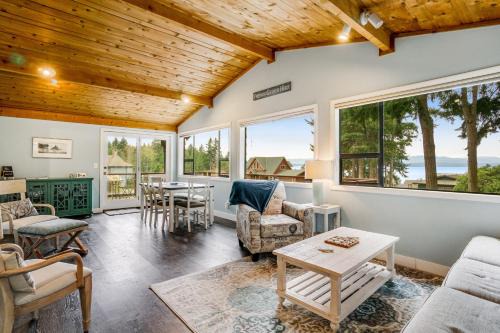 Freeland House | Blue Heron Lookout