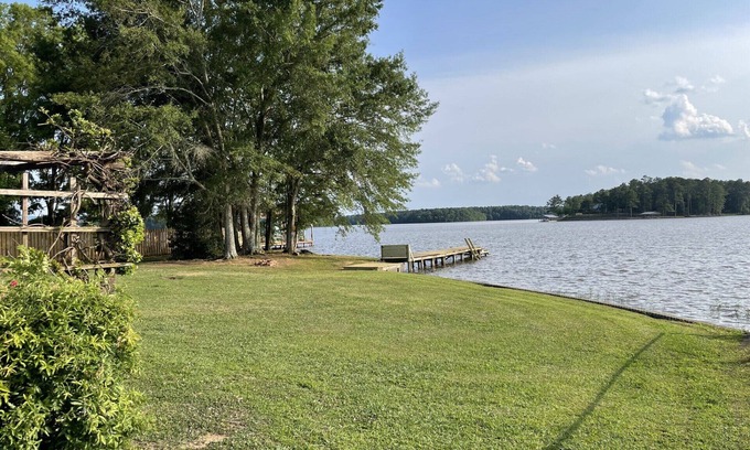 Centre House | Blue Heron Retreat - bring the whole family. Relax and have fun at the lake.