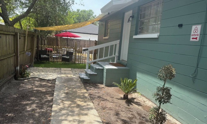 Sulphur Springs House | Blue house Charming 2-bedroom estate with WiFi, AC in beautiful Tampa