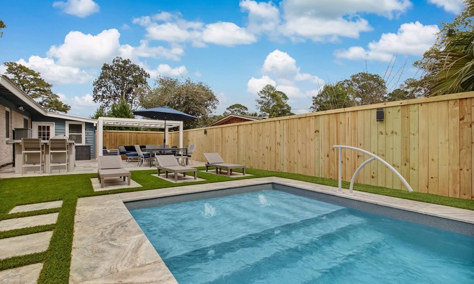 Savannah House | Blue Kayak House - Heated Private Pool - Bring your Kayak