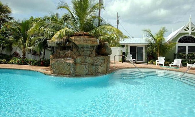 Holmes Beach House | Blue Lagoon 2