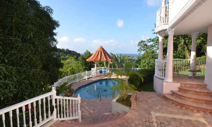 Port Antonio House | Blue lagoon, private beach, swimming pool, Plantain House - TL