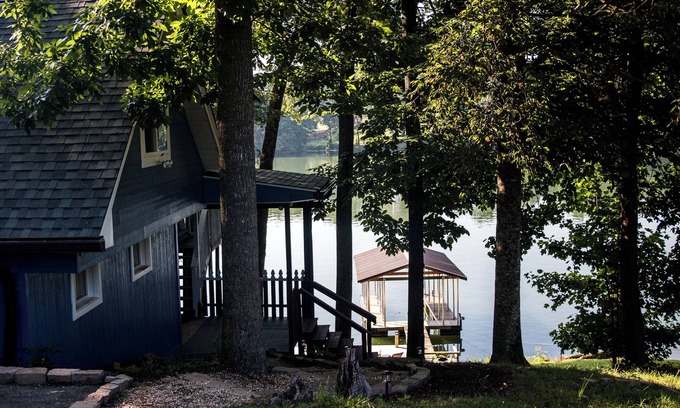 Piney Flats Cottage | Blue Lake Haven - Boone Lakefront Cottage w/Dock!