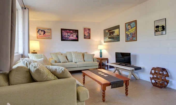 Exmouth House | Blue Moon - Family friendly, comfy home.