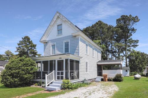Deep Hole House | Blue Moon - Pet friendly and great location!