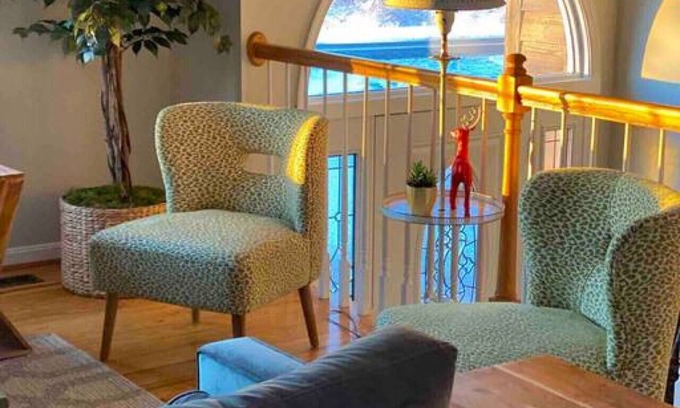 Linden House | Blue Mountain Getaway: Hot tub, Winery, Game Room