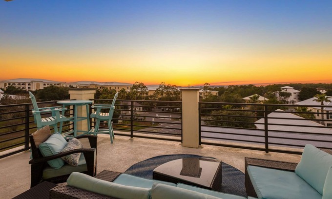 Santa Rosa Beach House | Blue Mountain - Pool - Steps to Beach!