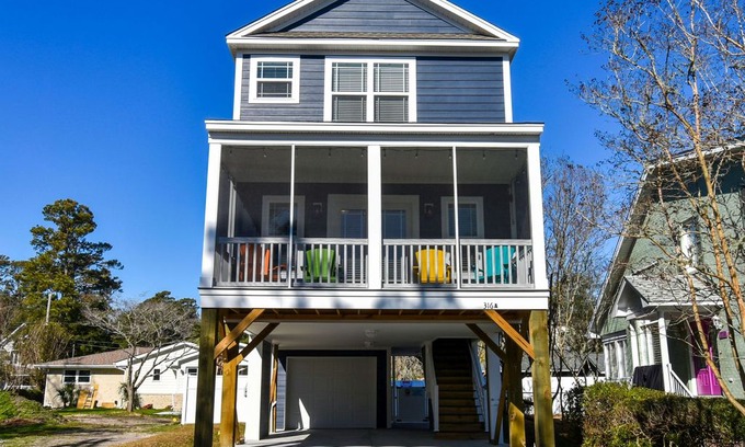 Surfside Beach House | Blue Oasis - 4 bed, 3.5 bath, within walking distance to the beach