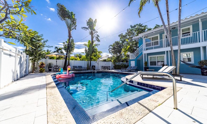 Coral Ridge Apartment | Blue Parrot 1 bedroom Apt ★5 min drive to the Ocean★Galleria Mall