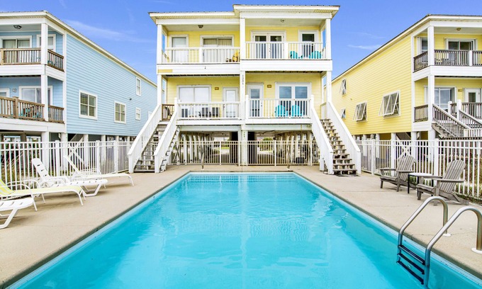 Gulf Shores House | Blue Parrot #3-Beachfront Duplex, Pet-Friendly