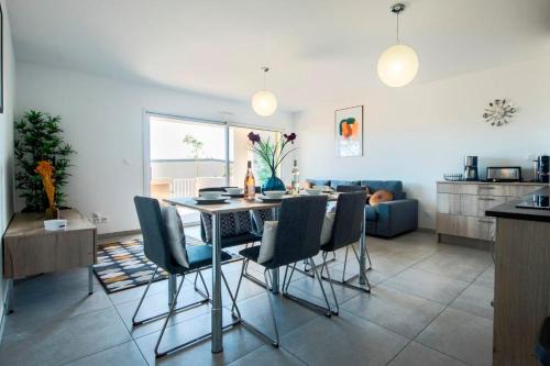 Saint Antoine Apartment | Blue Pearl A008