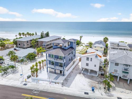 Coffeyville House | Blue Pearl