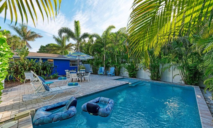 Holmes Beach House | Blue Pelican: Sparkling Pool, Patio Dining, Close to the Beach by Anna Maria Life Vacation Rentals