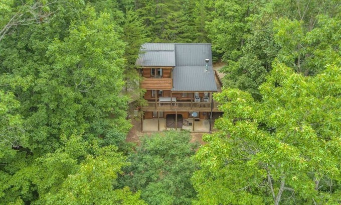 Blue Ridge House | Blue Ridge Hideaway | Hot Tub + Forest Views