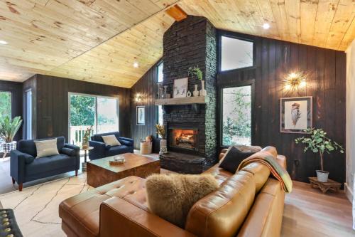 Morganton House | Blue Ridge Lake Home with Hot Tub in Morganton!