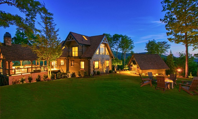 Blue Ridge Cabin | Blue Ridge Mountaintop Luxe Villa on 5 Acres w/Spellbinding Panoramic Views