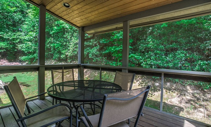 Swannanoa House | Blue Ridge Retreat close to Black Mountain