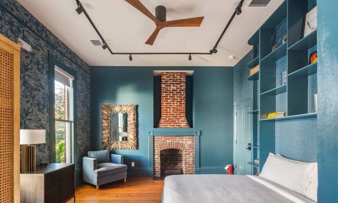 Historic Seaport Apartment | Blue Room at the Grand Maloney