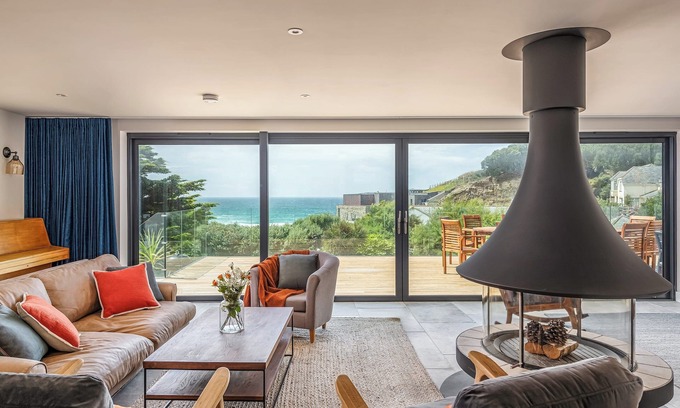 Trenance Cottage | Blue Seas is the perfect Cornish beach house, complete with spa.