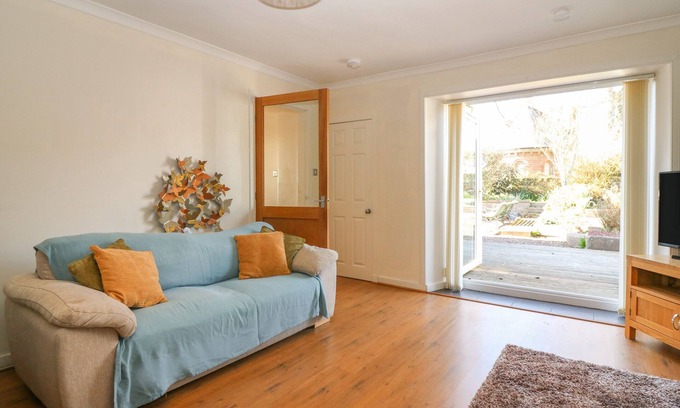 Auchmithie House | BLUE SKIES COTTAGE, pet friendly, country holiday cottage in Arbroath