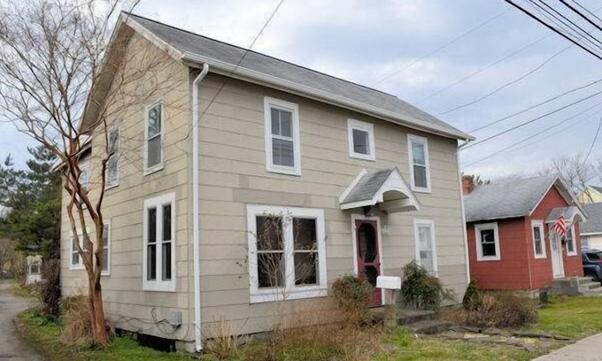 Chincoteague House | Blue Skies - SFH - Close to Town - Pet Friendly - NO LINENS PROVIDED