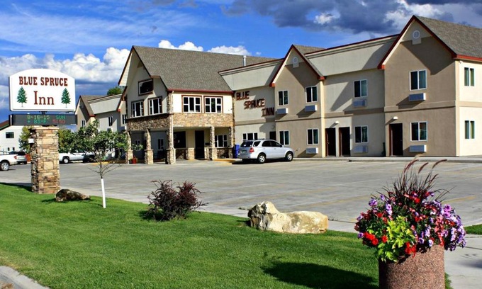 Meeker Hotel | Blue Spruce Inn-Meeker, Colorado
