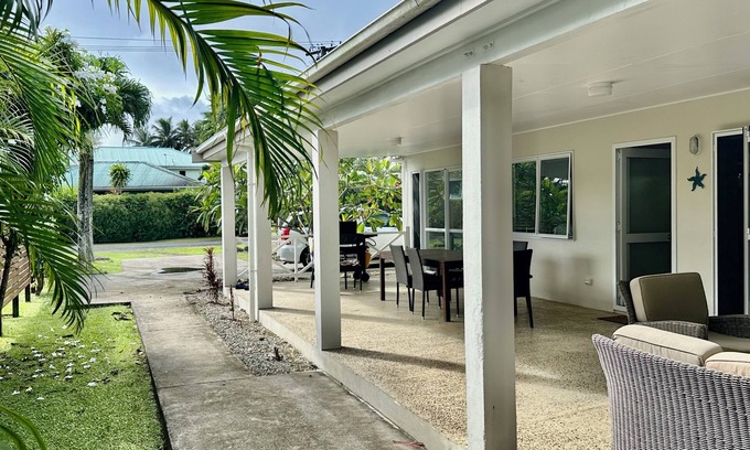 Arorangi Villa | Blue starfish is a 3 bedroom villa with pool on the sunset side of Rarotonga.